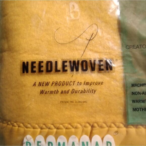 NOS Vintage Beacon Harvest Gold Needlewoven Blanket - Picture 5 of 5